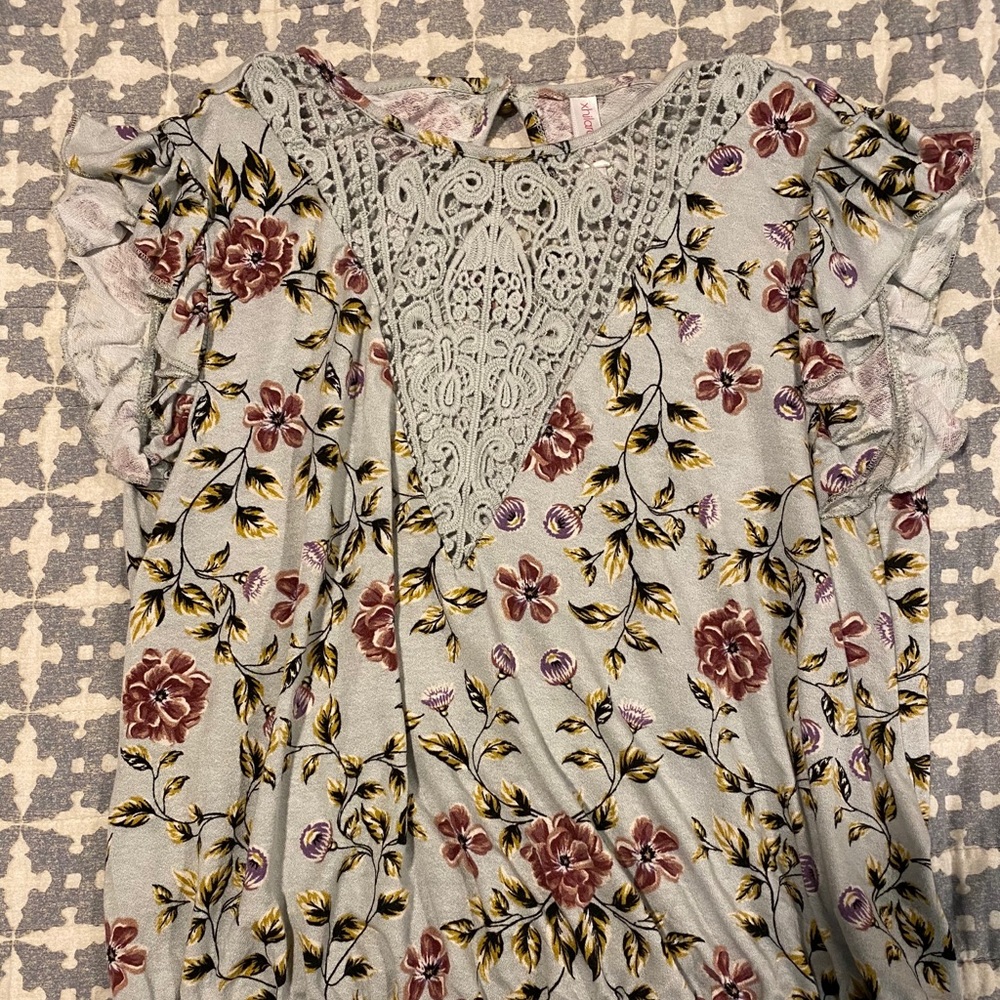 Slightly cropped shirt